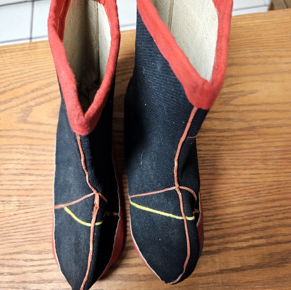 Korean Low Boots, Folk & Embroidery & Hand Stitched